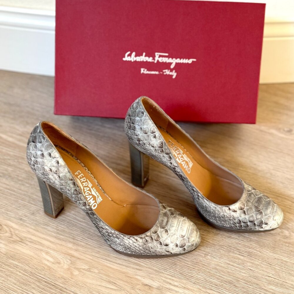 SALVATORE FERRAGAMO Tamina Grey Python Platform Pumps - 8.5